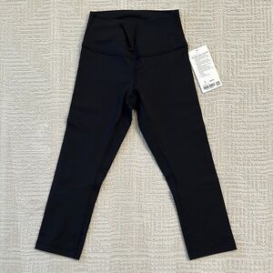 BRAND NEW Lululemon Wunder Under Crop HR